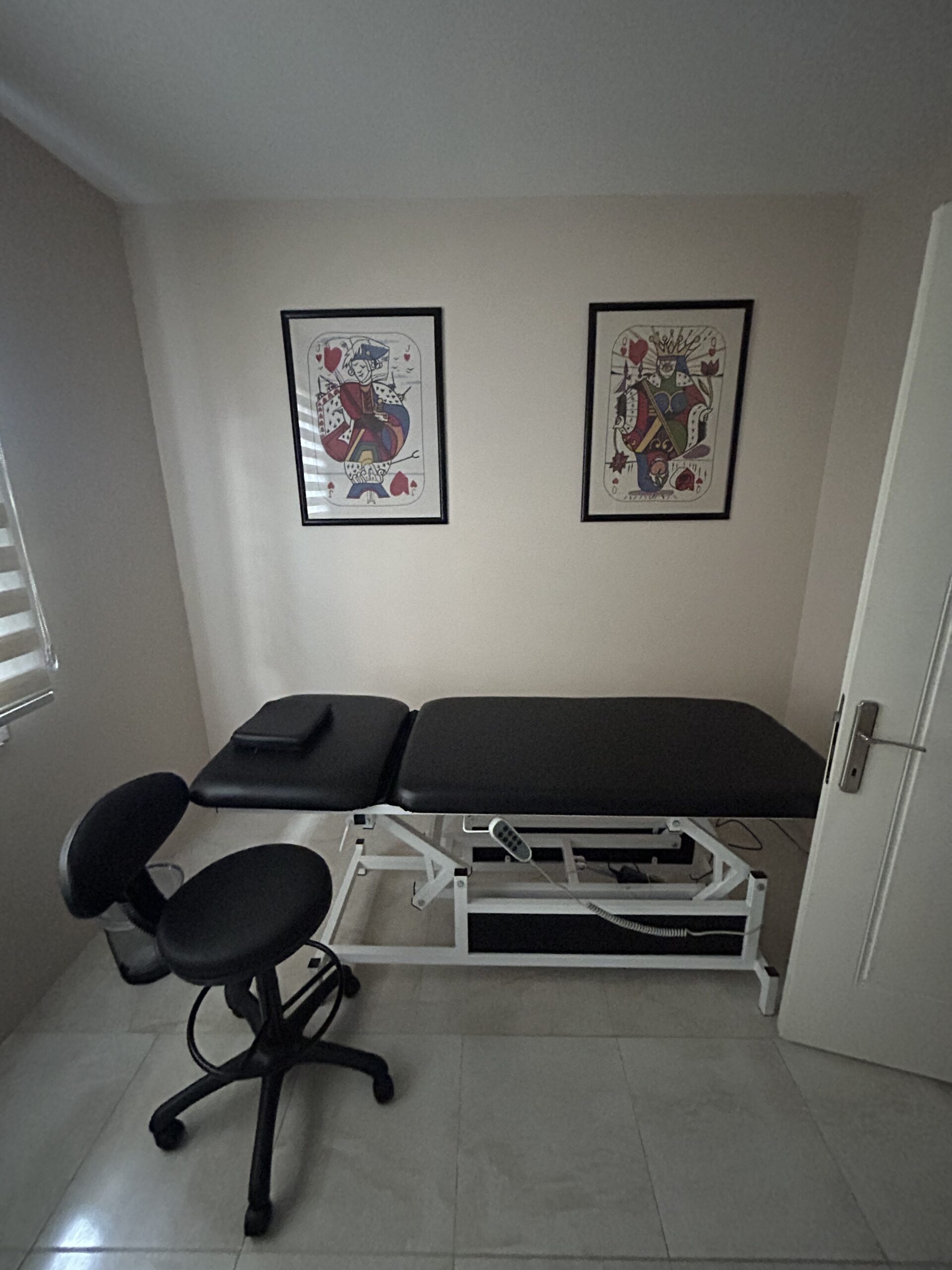 sedyenin olduğu uygulama odası